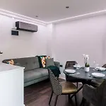 Fitzrovia Apartment 3