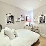 Very Bright Four Bedroom Flat