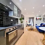 Designer Flat With Parking Near Peckham & Brixton