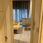 Ground Floor One Bedroom Flat Hyde Park In Central London