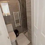 Double En-Suite Room Available In 3 Bed Apt