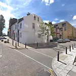 Super Studio With Two Bedrooms - Five Minutes From The Station!