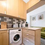 Spacious Flat In London