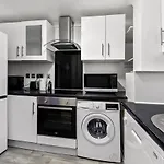 Charming River View 3 Bedroom Apartment In The Heart Of London