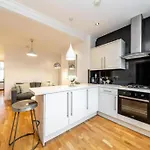 Kensington High Street Flat 2 Bedroom