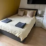 001- Lovely 3-Bedroom Very Close To Oxford Street