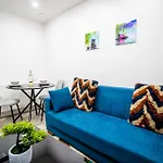 Weekly & Monthly Stay - Beautiful 2 Bed House With Free Parking - Relocation, Business & Group - 5 Guests - By Den Accommodation Short Lets & Serviced Accommodation, Woolwich