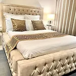 Staycity One Bedroom Luxury Apartment