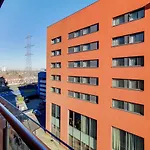 Deluxe One Bed Apartment By London Excel