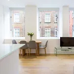 2 Bed 2 Bath Apartment Off Regent Street