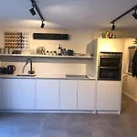 Brand New Studio Outhouse Putney Sw15