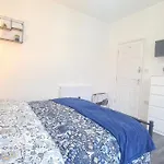 Cosy Room In Manor Park