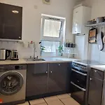 Stunning 1 Bedroom Apartment In London