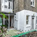 Kensington Garden Flat