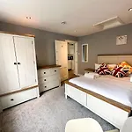 Number 27 Guesthouse