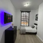 Spacious, Modern 2 Bed Apartment