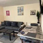 Amazing And Lovely 2- Bedroom First Floor Flat