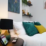 Kensington Nest Serviced Studio 2