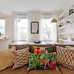 4 Bed Duplex Garden Views