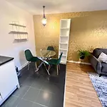 2 Bedroom Apartment Near Olympic Park With Free Parking