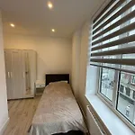 The Walworth Retreat- Cozy Flats In London
