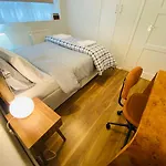 3 Bed Apartment In Camden
