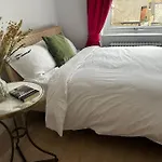 Beautiful Two Bedroom Flat In Maida Vale