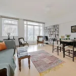 Large One Bedroom Flat With Balcony Close To The City By Underthedoormat