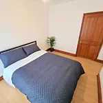 Two Bedroom Apartment Near Lewisham Station