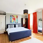 The Walterton Sanctuary - Bright 3Bdr Flat