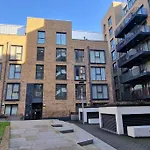 London - Stunning Riverside Apartment
