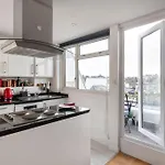 Hyde Park Rooftop Apartment
