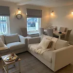 Clarges- Hyde Park Villa