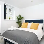 Boutique Flat Near O2 & Excel