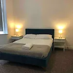 Garden Flat In Central Location