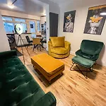 Swanky Townhouse In The Heart Of East London