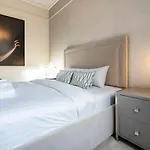 Outstanding 2Br Ground Floor Flat In Earl\'S Court