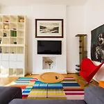 Stylish & Spacious Notting Hill Loft