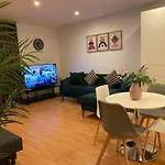 Modern Apartment In Euston-Camden