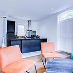 Charming 1Br Apartment In A Gated Complex And A Short Walk From Queens Park Tube