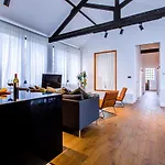 Stunning Penthouse Apartment Close To Queen\'S Park - Mega Fast Internet