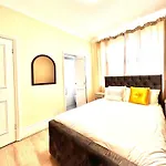 Stunning Marble Arch Apartment, 2-Bedroom