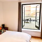 Deluxe Entire Apartment Between Covent Garden And St Pauls Cathedral