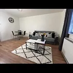 Real Lush Properties-1 Bed Greenwich Apartment, London, Sleeps 6