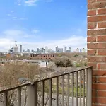 Modern City Apartment In O2
