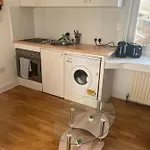 Lovely First Floor Flat-2