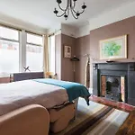 Modern Private Studio Room