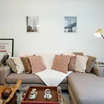 Superb Cozy Flat In Lovely Area