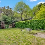 Spacious 3 Bed Apt- Earls Court