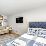 Charming Studio Flat Close To Holborn Station